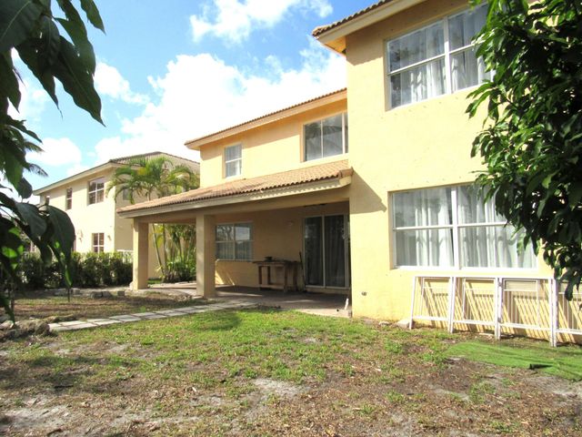 158 Bella Vista Way, Royal Palm Beach, FL 33411