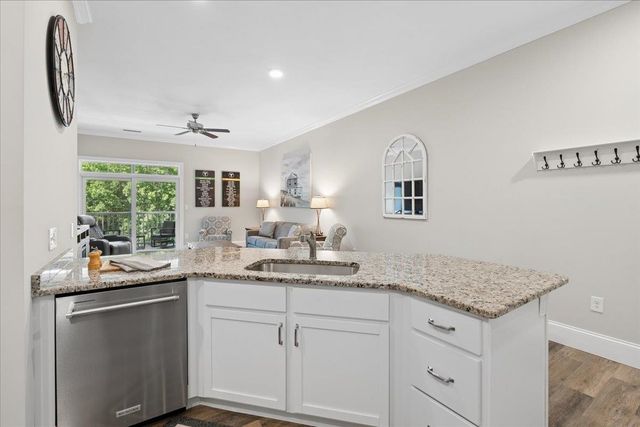 2 Henry David Dr Unit 406, Nashua, NH 03062