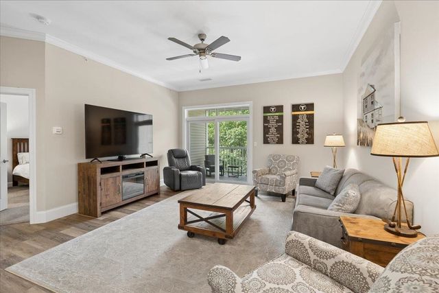 2 Henry David Dr Unit 406, Nashua, NH 03062