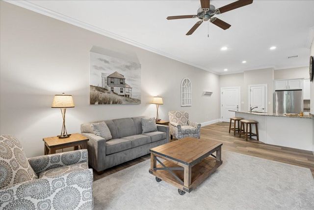 2 Henry David Dr Unit 406, Nashua, NH 03062