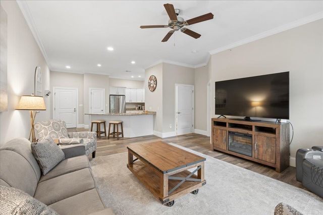 2 Henry David Dr Unit 406, Nashua, NH 03062