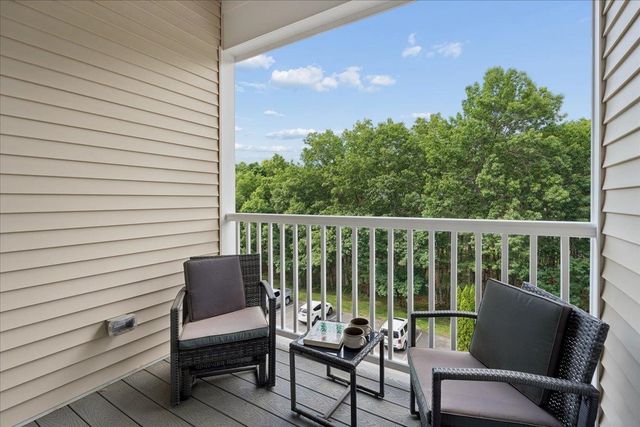 2 Henry David Dr Unit 406, Nashua, NH 03062