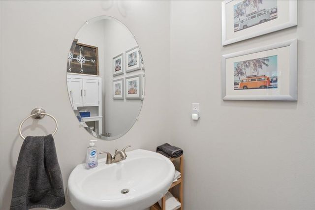 2 Henry David Dr Unit 406, Nashua, NH 03062