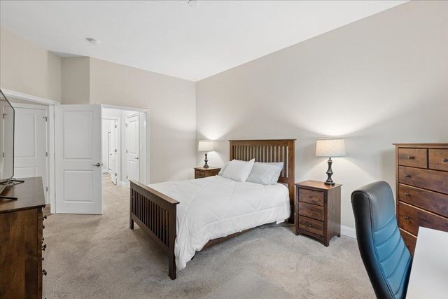 2 Henry David Dr Unit 406, Nashua, NH 03062