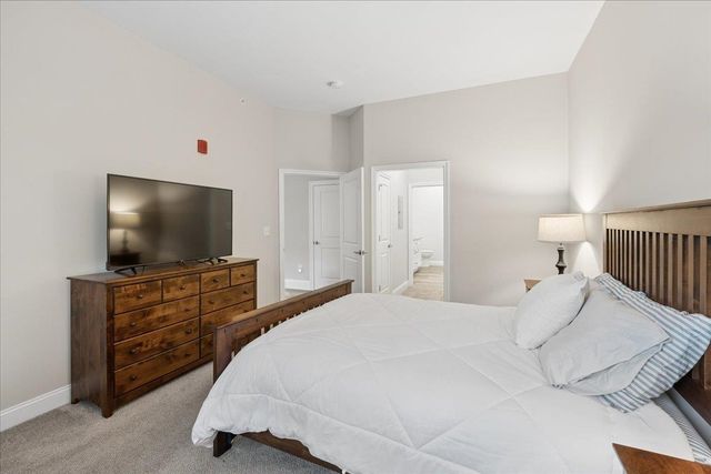 2 Henry David Dr Unit 406, Nashua, NH 03062
