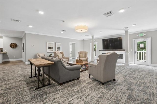 2 Henry David Dr Unit 406, Nashua, NH 03062