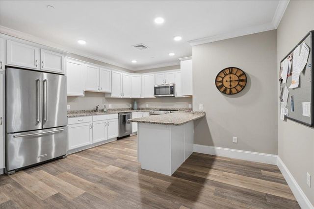 2 Henry David Dr Unit 406, Nashua, NH 03062