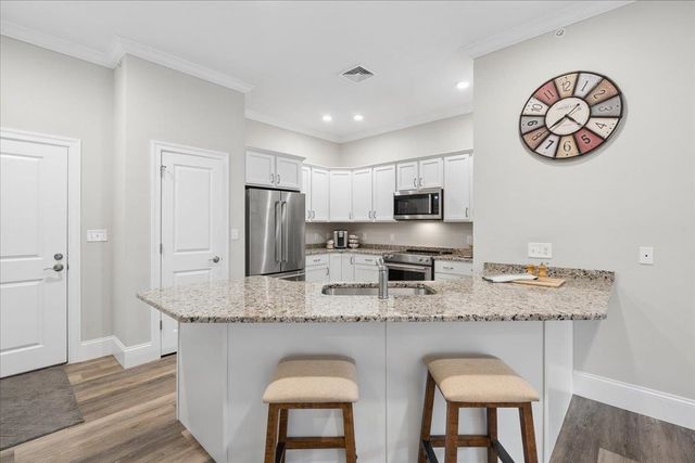 2 Henry David Dr Unit 406, Nashua, NH 03062