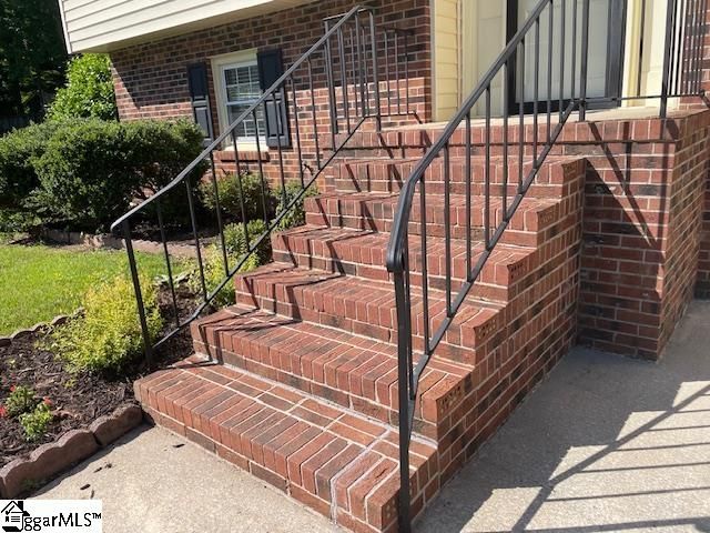 6 Royal Oak Court, Greenville, SC 29607