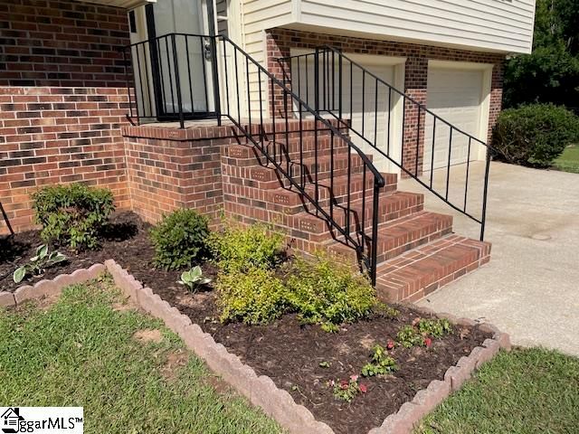 6 Royal Oak Court, Greenville, SC 29607