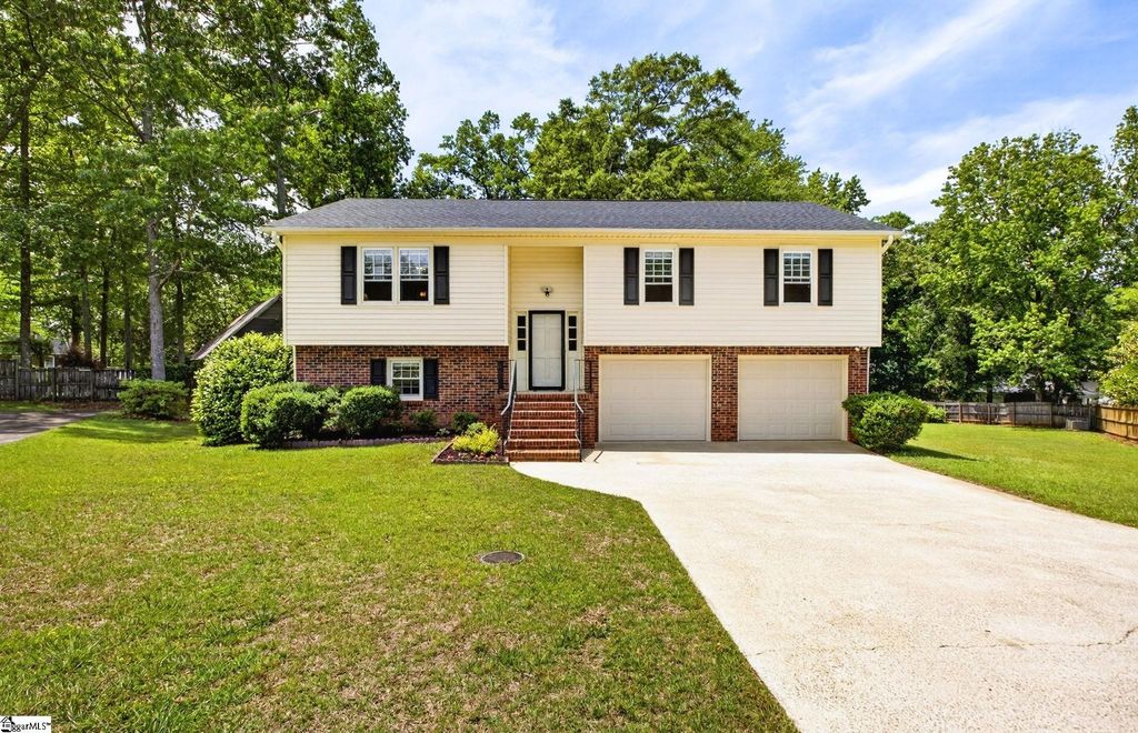 6 Royal Oak Court, Greenville, SC 29607