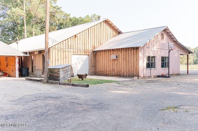 2467 S Highway 43 S, Picayune, MS 39466