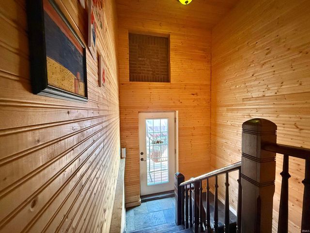 200 E Columbia Street, Evansville, IN 47711