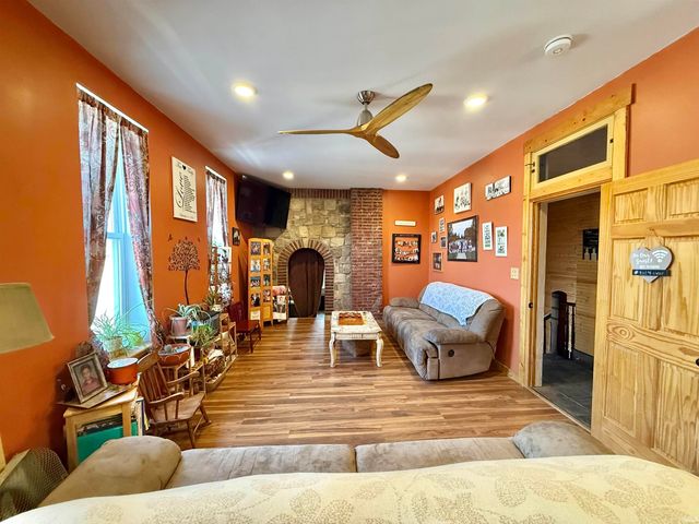 200 E Columbia Street, Evansville, IN 47711