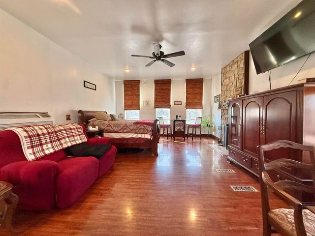 200 E Columbia Street, Evansville, IN 47711