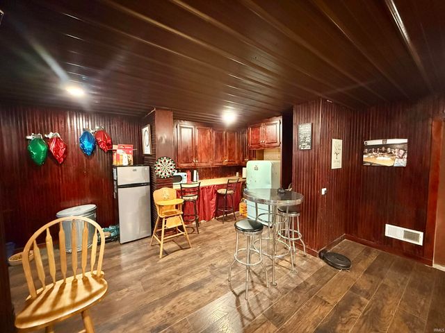 200 E Columbia Street, Evansville, IN 47711