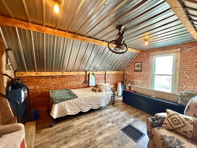 200 E Columbia Street, Evansville, IN 47711