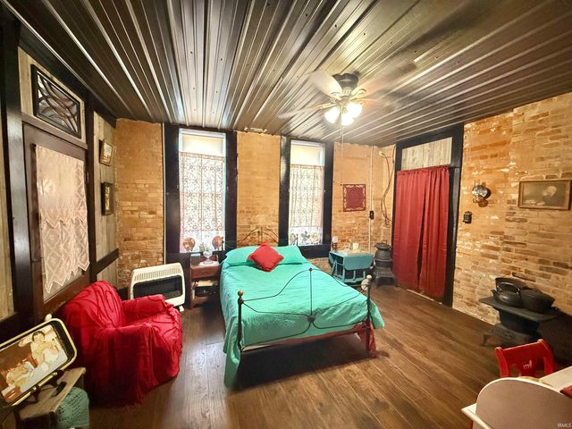 200 E Columbia Street, Evansville, IN 47711