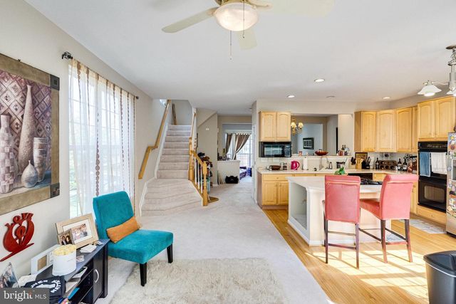 6715 APPLEMINT LN, Alexandria, VA 22310