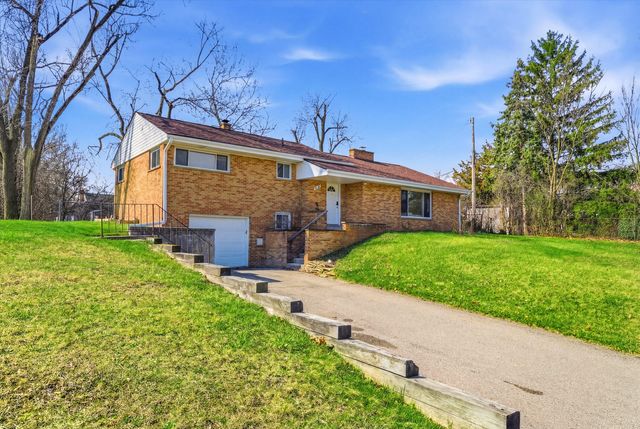 2220 E Stadium Boulevard, Ann Arbor, MI 48104