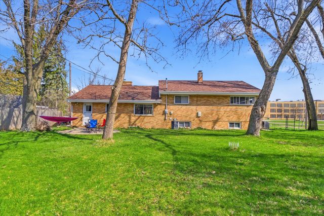 2220 E Stadium Boulevard, Ann Arbor, MI 48104
