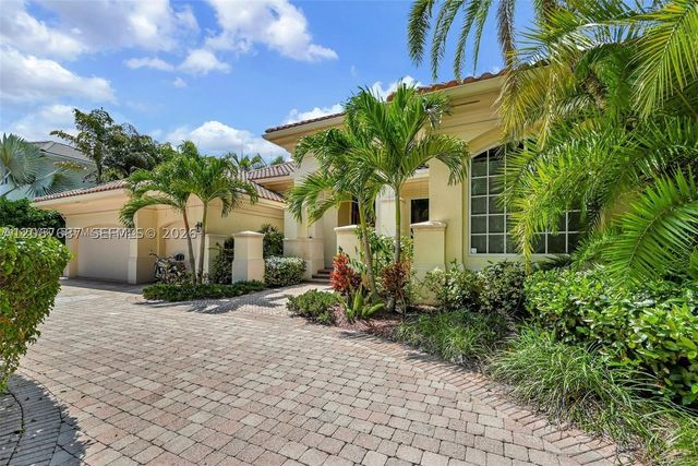 10430 Kestrel St, Plantation, FL 33324