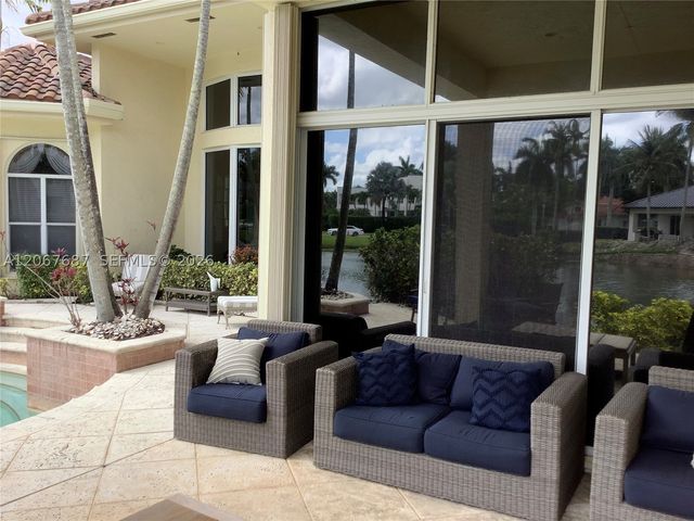 10430 Kestrel St, Plantation, FL 33324