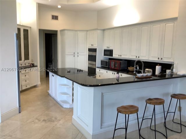 10430 Kestrel St, Plantation, FL 33324