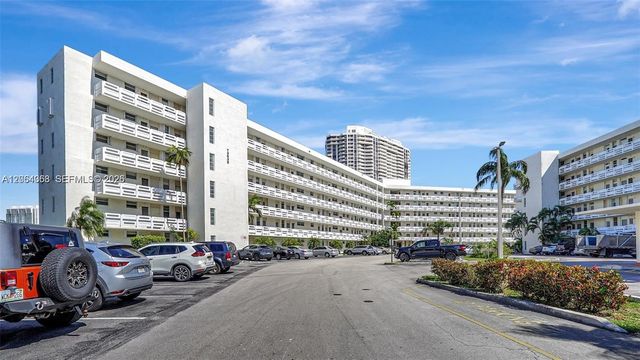 3030 Marcos Dr T301, Aventura, FL 33160
