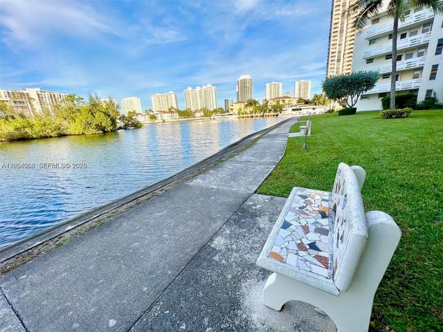 3030 Marcos Dr T301, Aventura, FL 33160