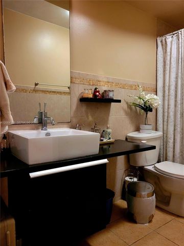 3030 Marcos Dr T301, Aventura, FL 33160