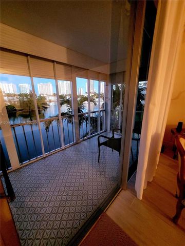 3030 Marcos Dr T301, Aventura, FL 33160