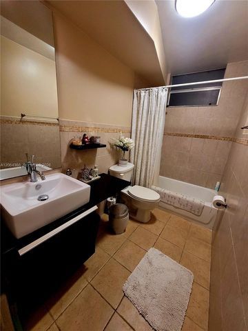 3030 Marcos Dr T301, Aventura, FL 33160