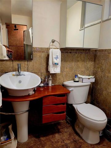 3030 Marcos Dr T301, Aventura, FL 33160