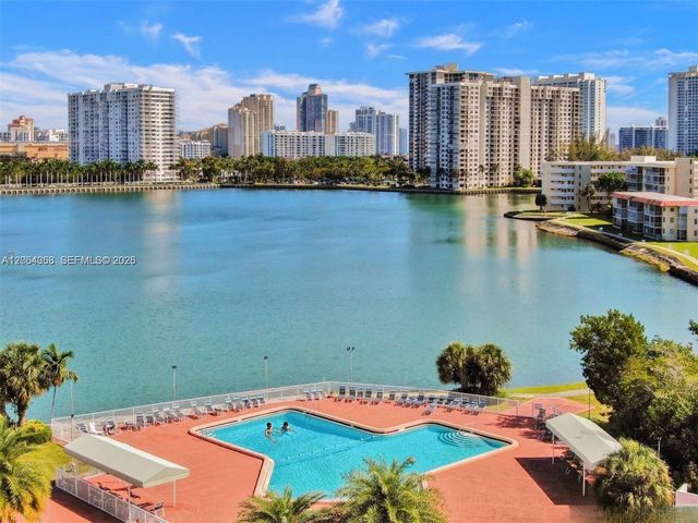 3030 Marcos Dr T301, Aventura, FL 33160
