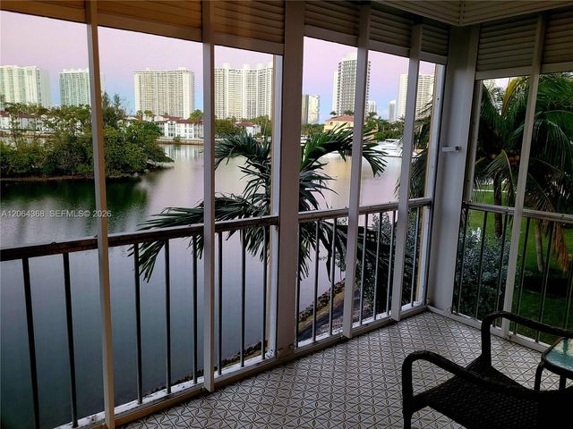3030 Marcos Dr T301, Aventura, FL 33160