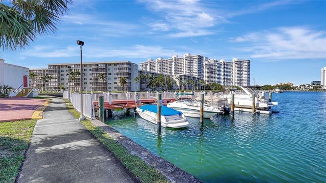 3030 Marcos Dr T301, Aventura, FL 33160