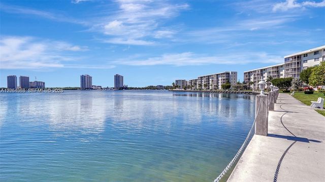 3030 Marcos Dr T301, Aventura, FL 33160