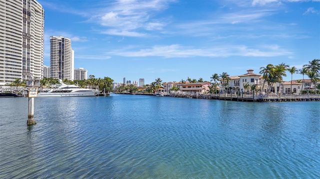 3030 Marcos Dr T301, Aventura, FL 33160