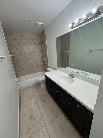 3327 NW 101st Avenue, Coral Springs, FL 33065