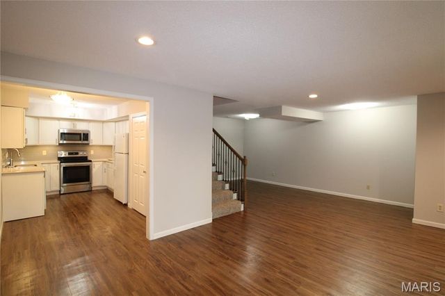 15022 Baxter Village Drive, Chesterfield, MO 63017