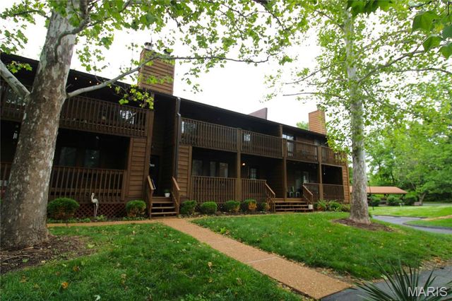 15022 Baxter Village Drive, Chesterfield, MO 63017