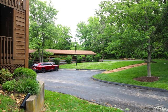 15022 Baxter Village Drive, Chesterfield, MO 63017