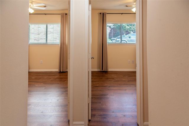 10214 Mills Run Drive, Houston, TX 77070