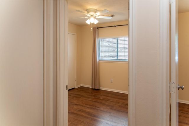 10214 Mills Run Drive, Houston, TX 77070