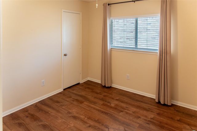 10214 Mills Run Drive, Houston, TX 77070