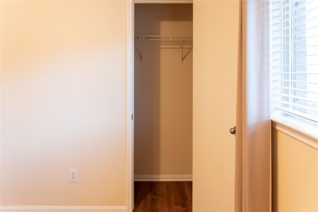 10214 Mills Run Drive, Houston, TX 77070