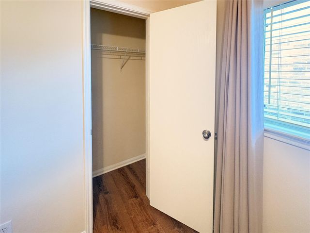 10214 Mills Run Drive, Houston, TX 77070