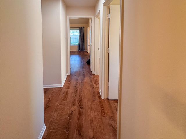 10214 Mills Run Drive, Houston, TX 77070