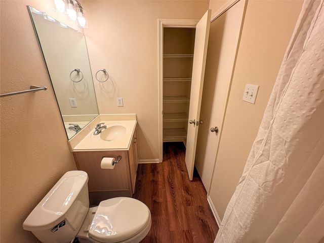 10214 Mills Run Drive, Houston, TX 77070